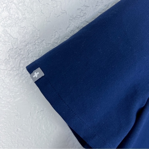 FIGS Casma Three-Pocket Scrub Top, Navy Blue M - Medical, Hospital, Scrubs - Picture 4 of 8